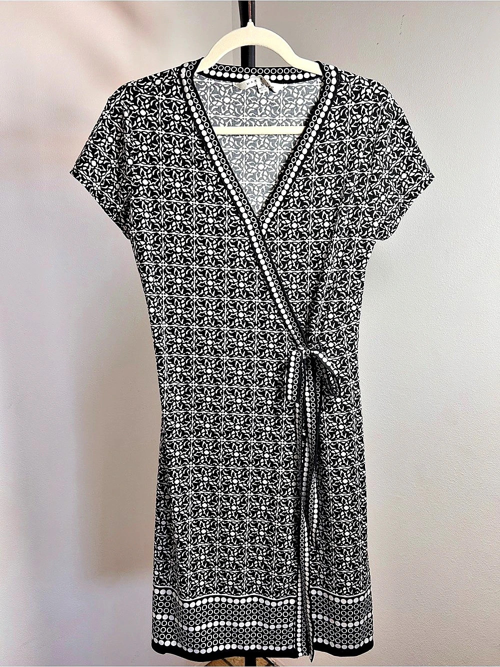 Medium X STUDIO Printed Wrap Midi Dress in Black & White Size Medium